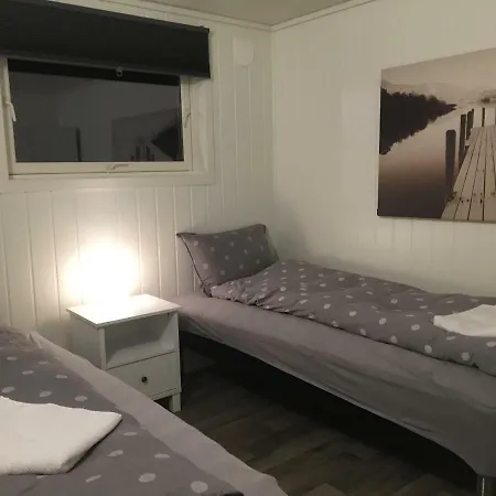 Eikeland Gard مزرعة للإقامة